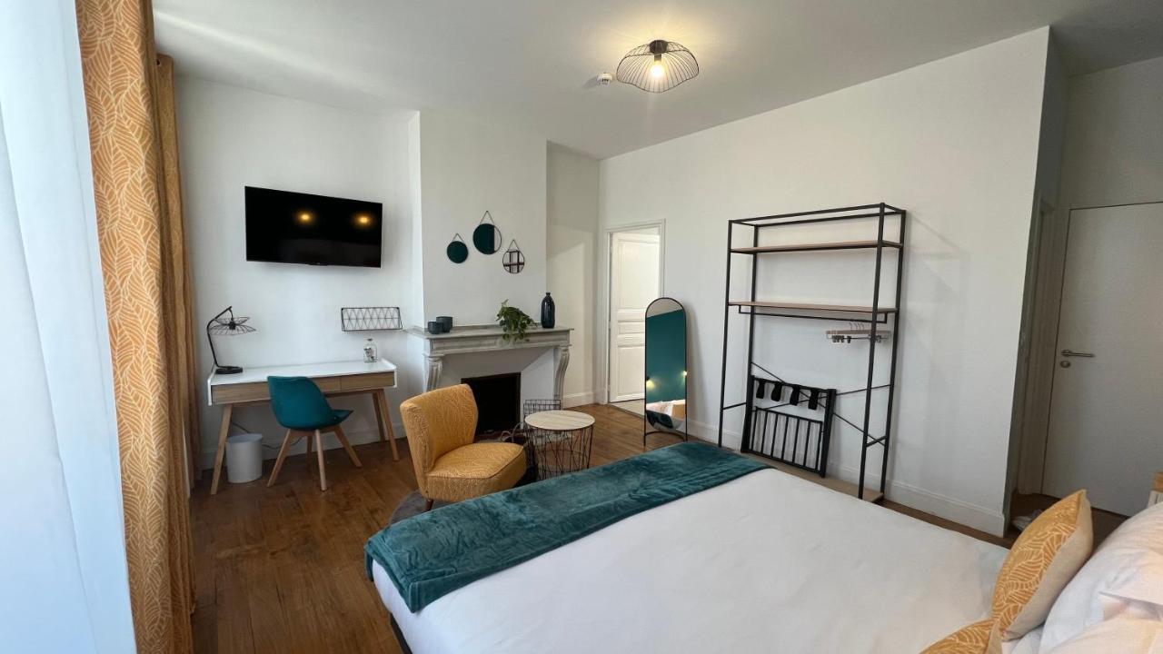 Jardin Bleu - Chambres D'Hotes Сен-Жирон Екстериор снимка