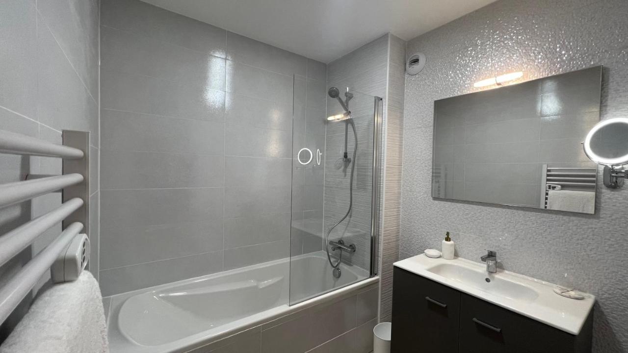 Jardin Bleu - Chambres D'Hotes Сен-Жирон Екстериор снимка